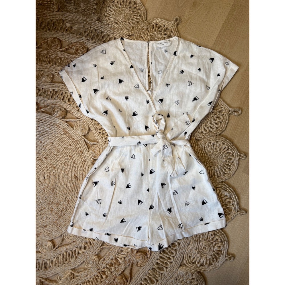 Victoria + Sophia White‎ Black Triangle Print Linen Romper Small